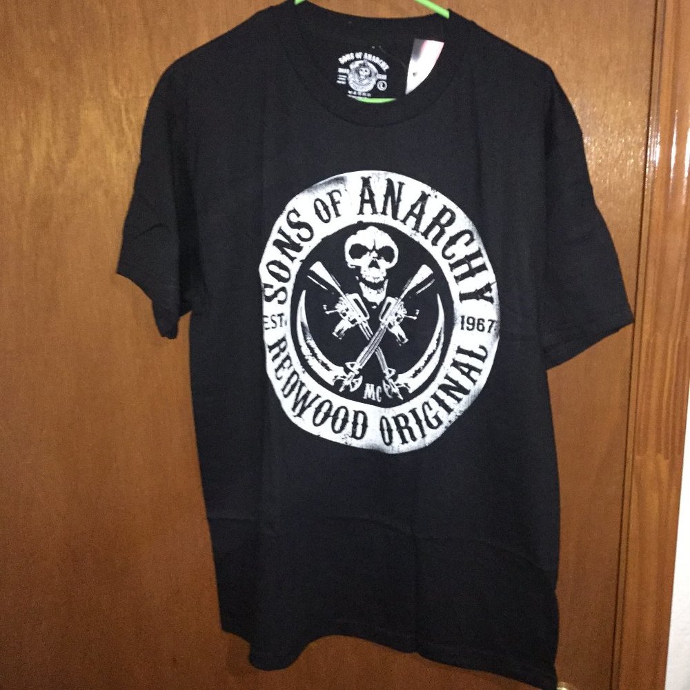 SOA est 1967 shirt size Large